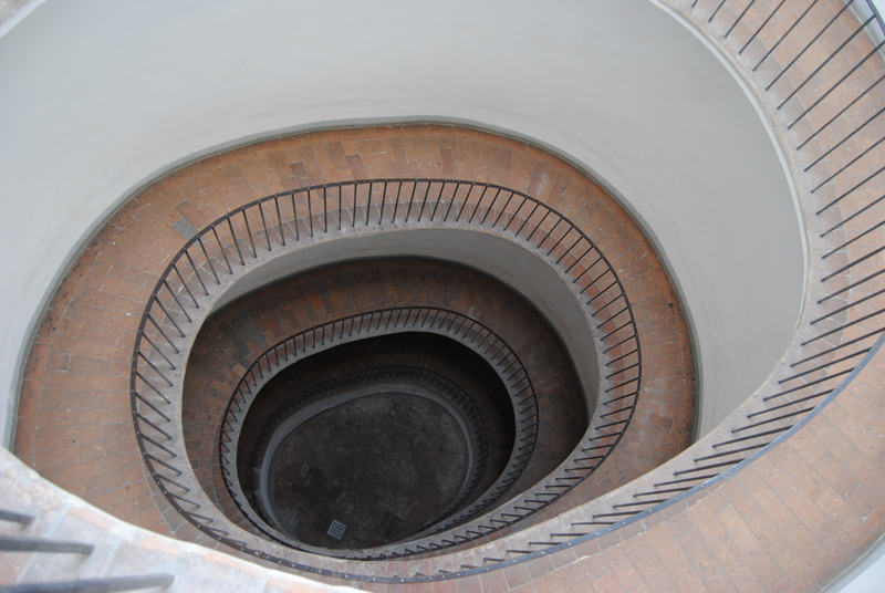 Una Scala non Scala: Palazzo Vestri e la rampa Elicoidale senza gradini