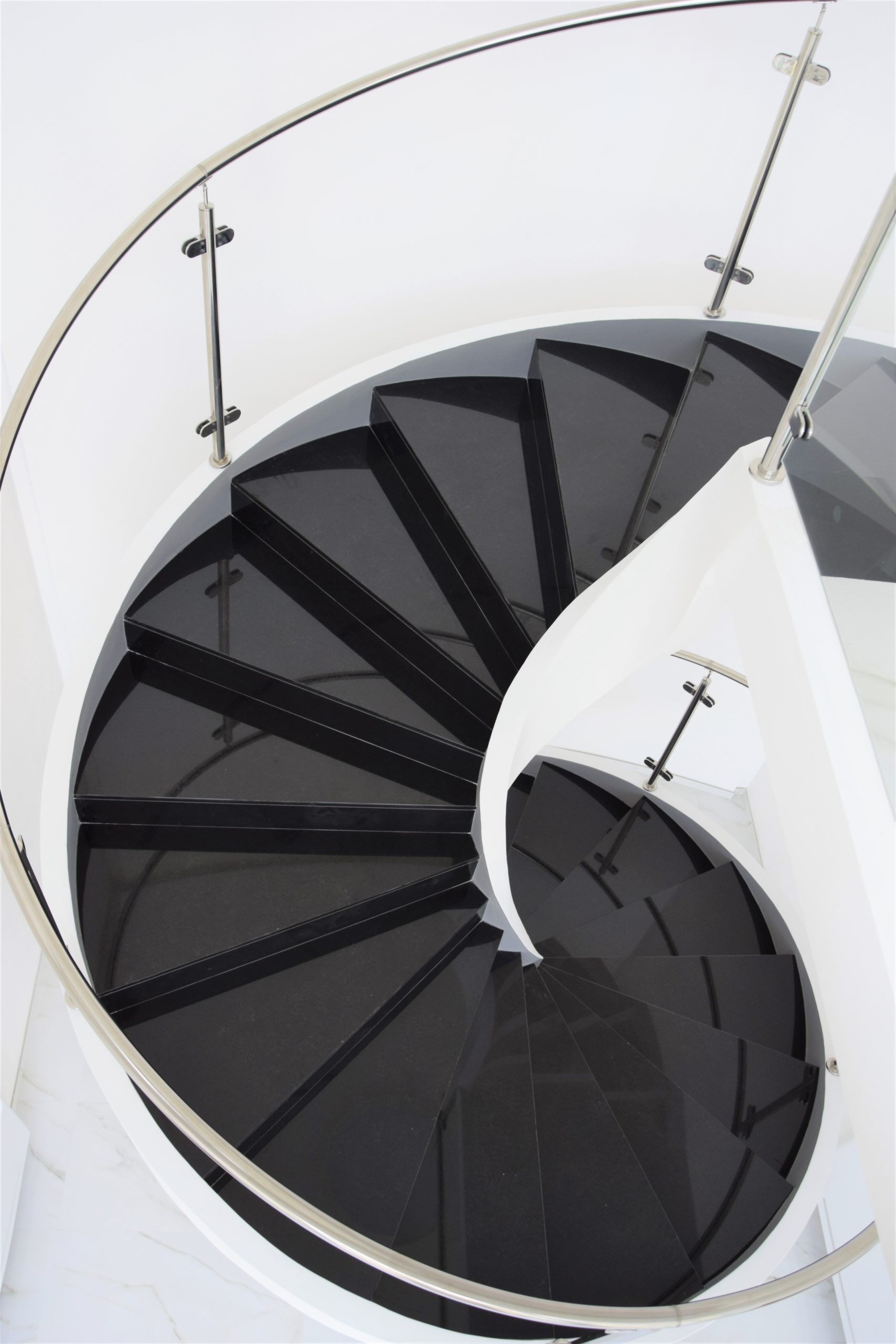 Scala Elicoidale in Cemento – Azienda in Puglia