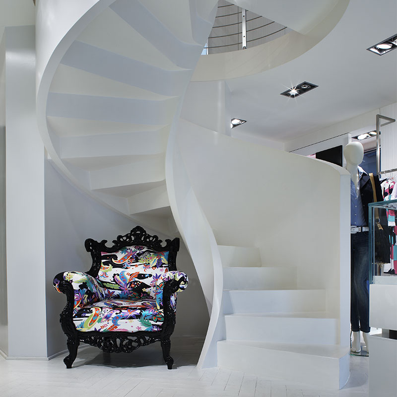 Quali sono le differenze tra scale a chiocciola e scale elicoidali?