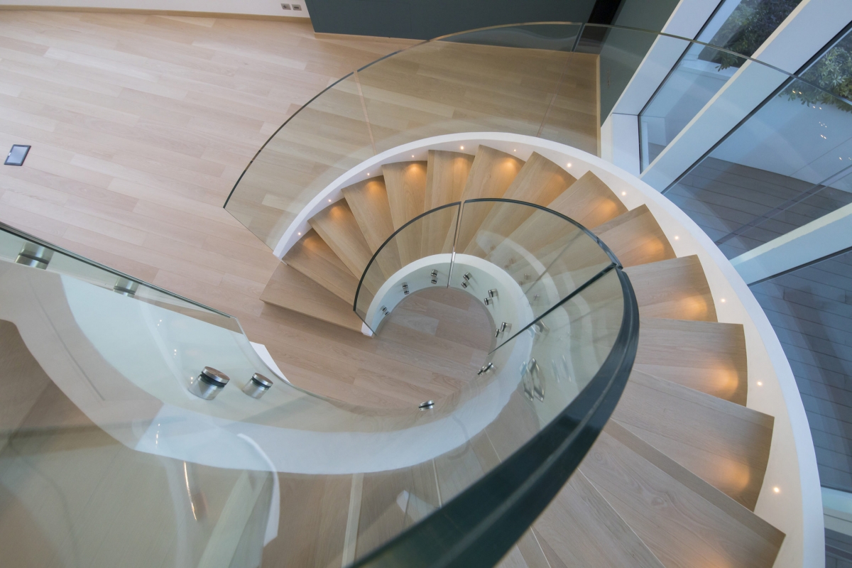 Illuminazione scala elicoidale cemento