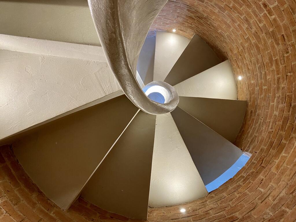 Scala interna Elicoidale in ceramica